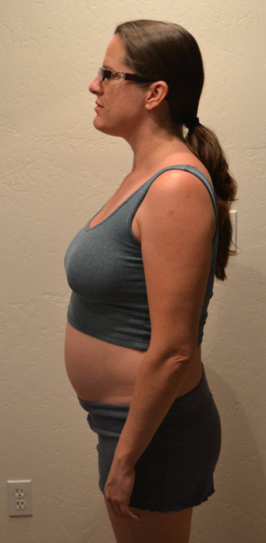 first pic of Jen's baby belly