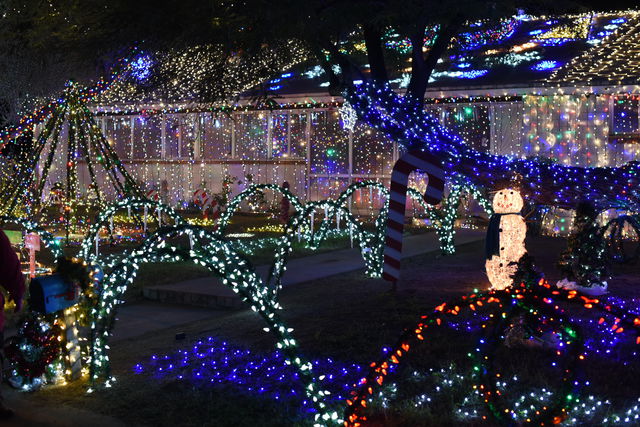 Winterhaven house decked to the halls